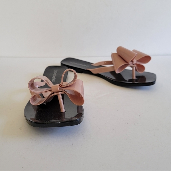 Jeffrey Campbell Blush Pink Bow Sandals EU40 US9 Black Flat Flip Flops Jellies - Picture 2 of 12
